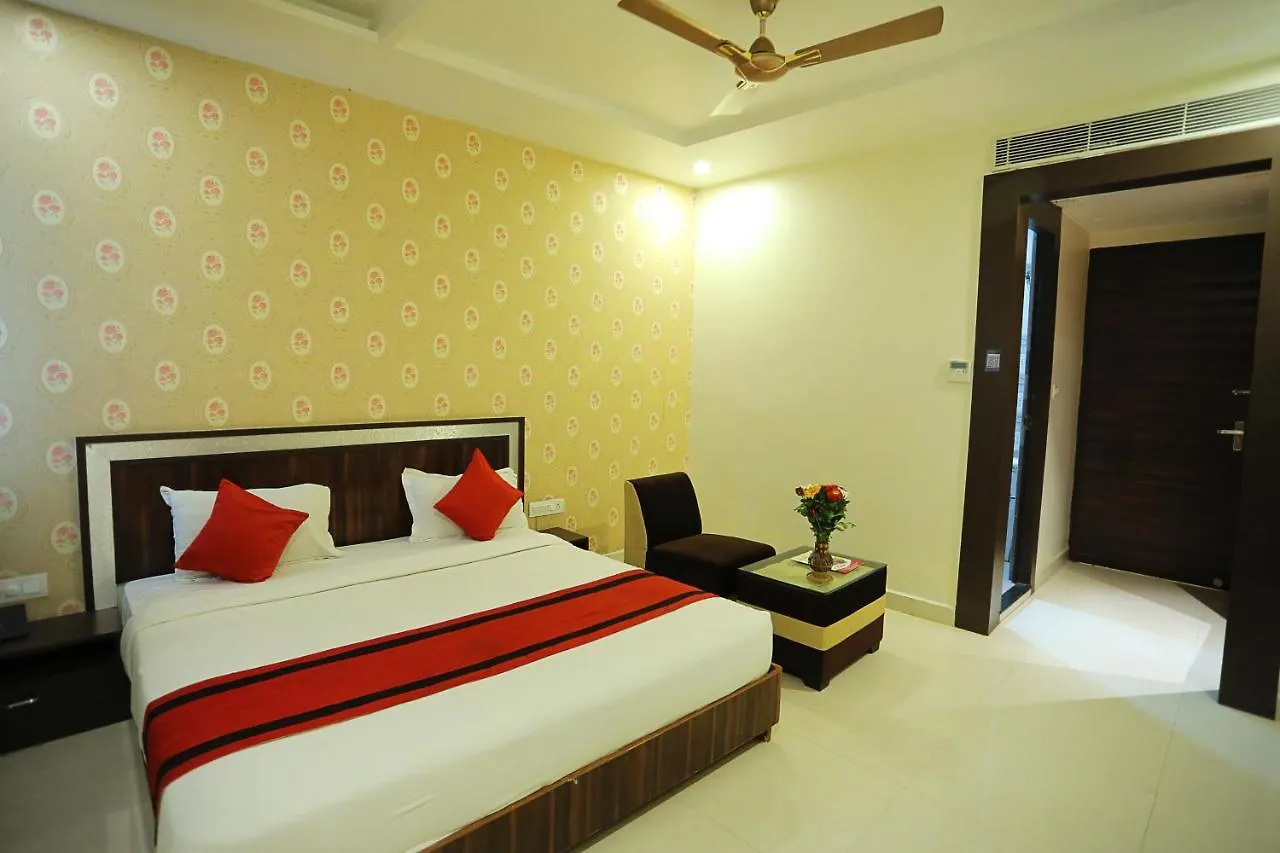 Hotel Kiaara Varanasi 3*,