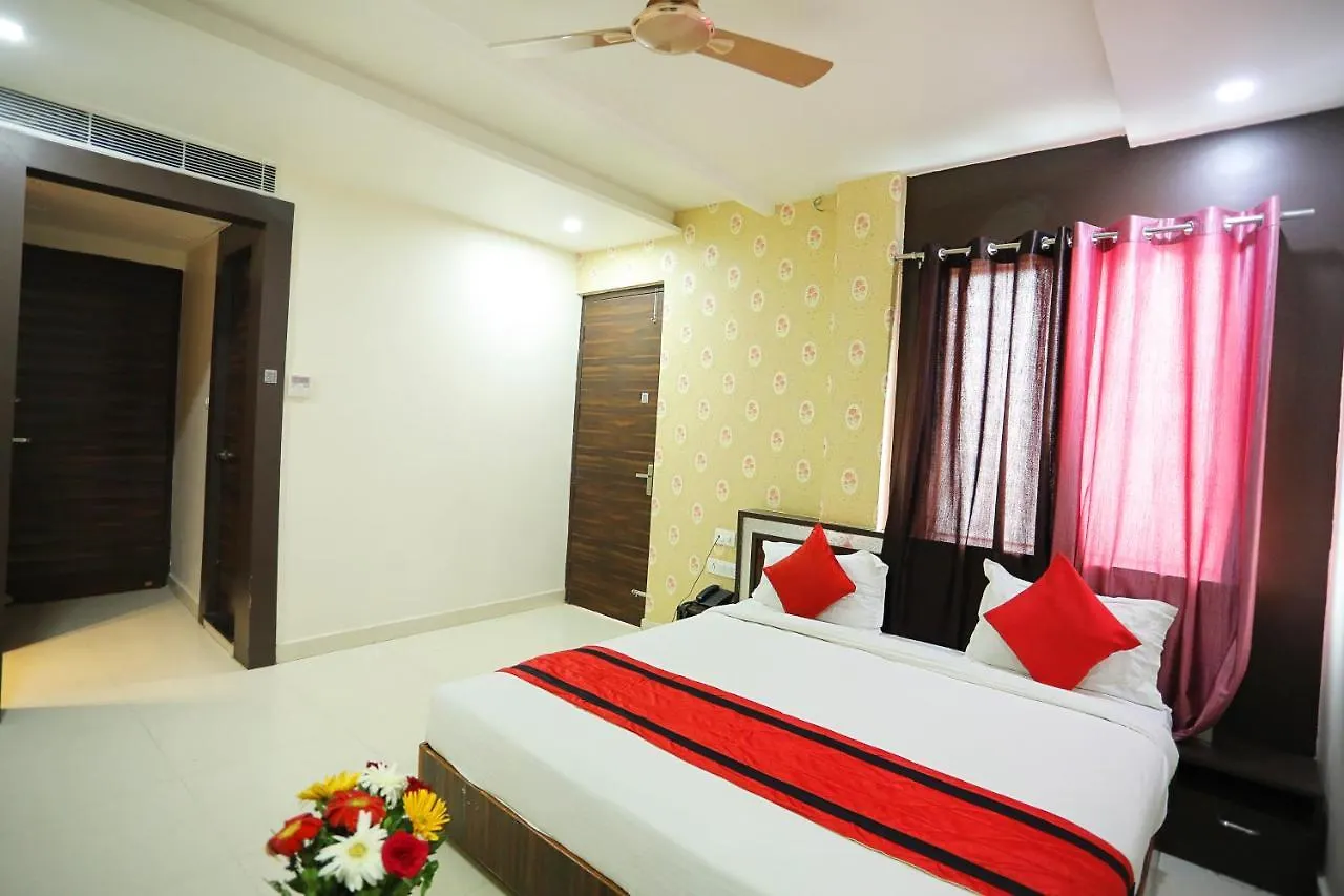 Hotel Kiaara Waranasi