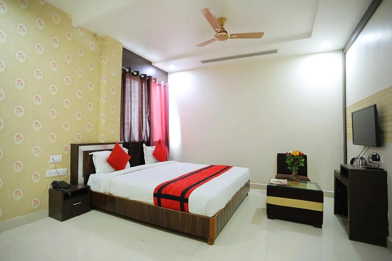 Hotel Kiaara Waranasi
